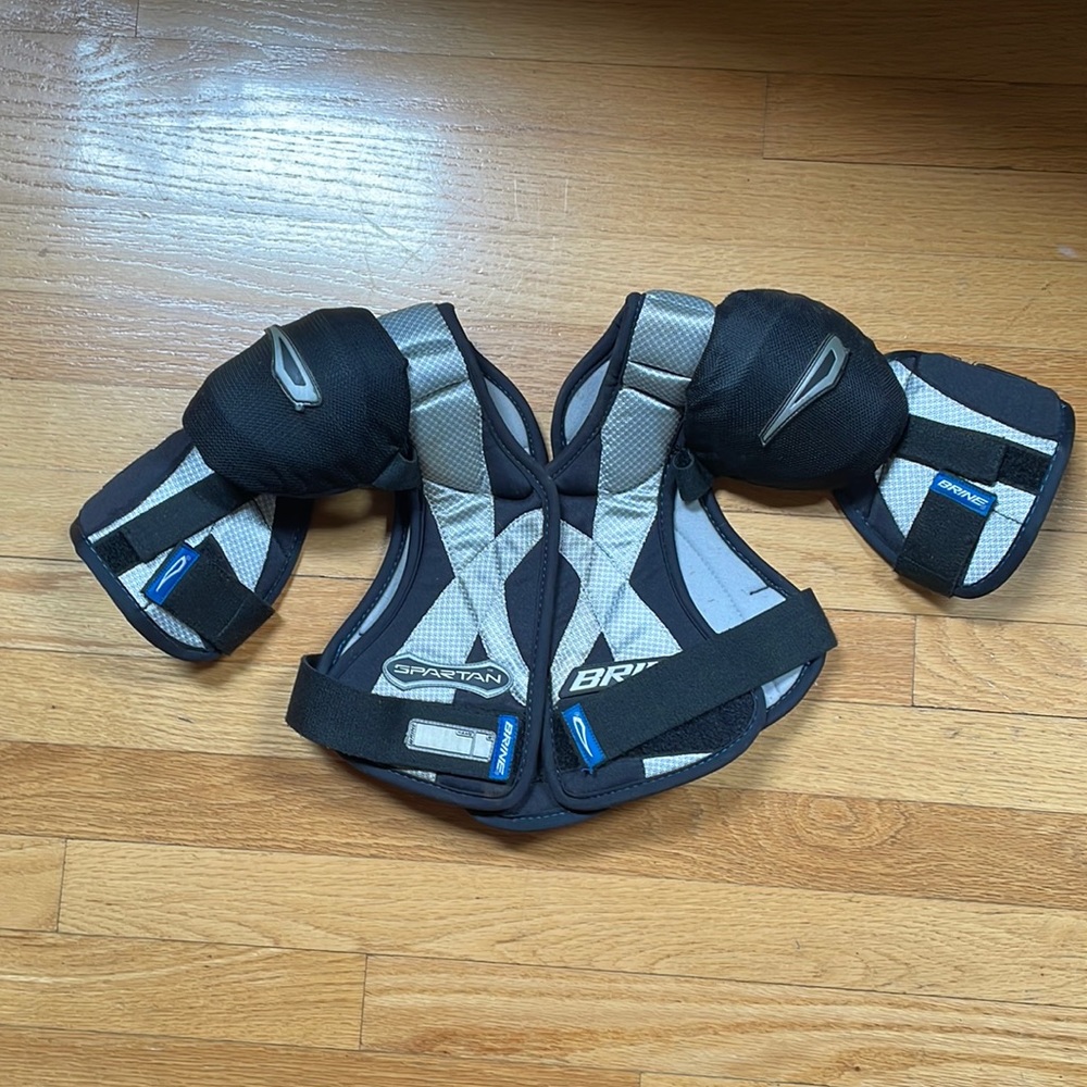 Brine Spartan lacrosse shoulder pads